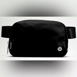 Lululemon Everywhere Belt Bag
